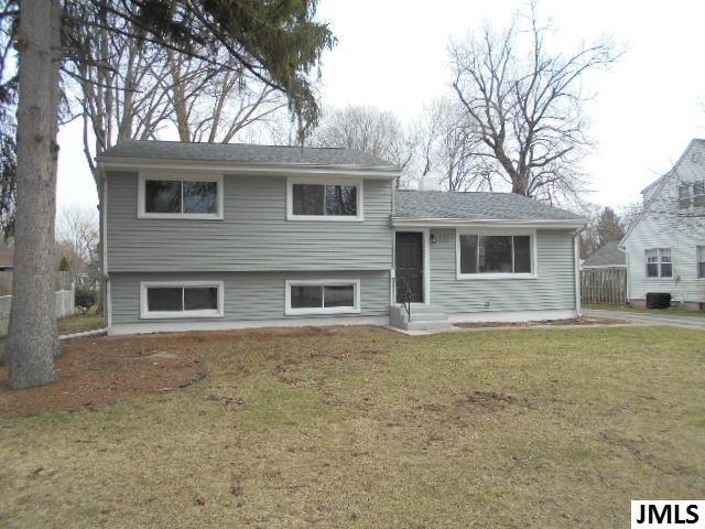 front view picture of 339 S Madison St, Adrian, MI. 49221