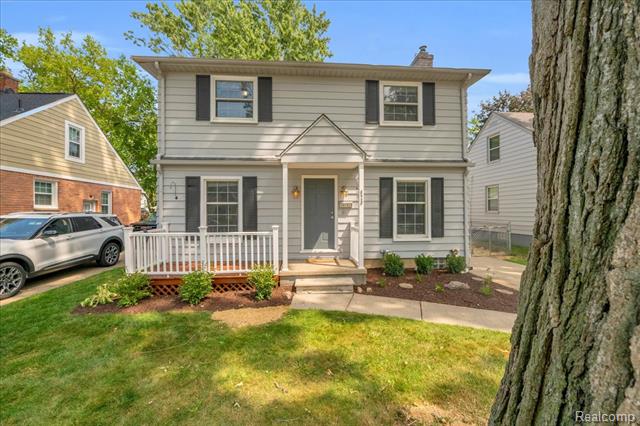 front view picture of 828 N Gainsborough Ave, Royal Oak, MI. 48067