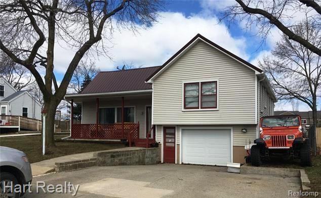 front view picture of 6374 Chard Street, Marlette, MI. 48453
