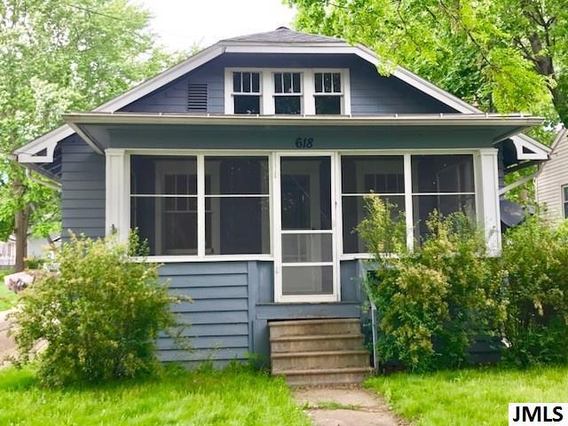 front view picture of 618 Madison, Jackson, MI. 49202