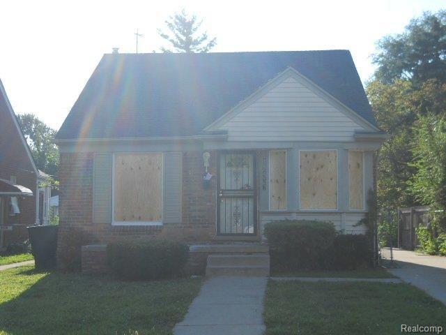 front view picture of 19437 Whitcomb Street, Detroit, MI. 48235