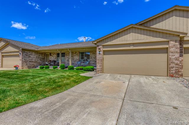 front view picture of 16999 Cristina Court, Clinton Township, MI. 48038