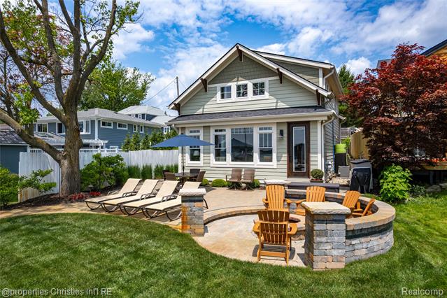 front view picture of 11693 Kenton, Whitmore Lake, MI. 48189