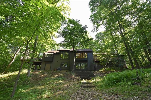 front view picture of 3665 Daleview Drive, Ann Arbor, MI. 48105