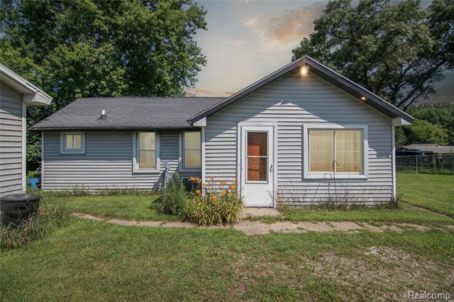 front view picture of 6284 Brooklyn Rd, Jackson, MI. 49201