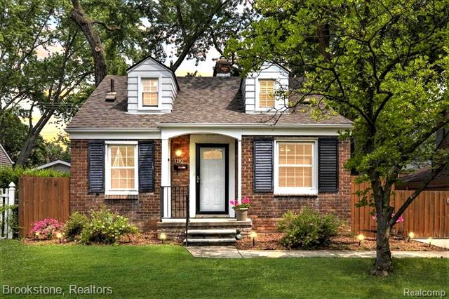 front view picture of 1392 Dorothea Rd, Berkley, MI. 48072