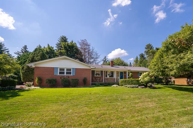 front view picture of 17417 Wiltshire Blvd, Southfield, MI. 48076