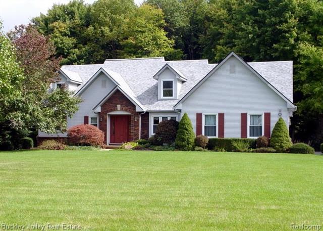 front view picture of 10281 Greenbrier, Brighton, MI. 48114