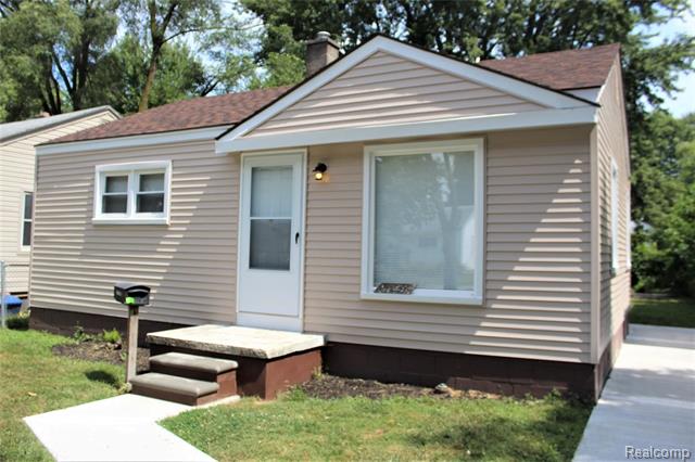 front view picture of 27846 Hampden St, Madison Heights, MI. 48071
