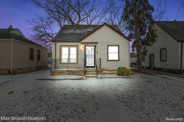 front view picture of 20236 Ferguson Street, Detroit, MI. 48235