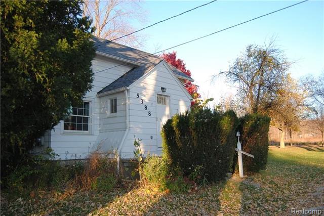 front view picture of 5388 Hammond Road, Lapeer, MI. 48446