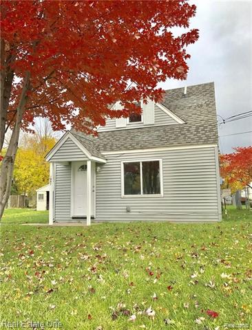 front view picture of 1507 E Mclean Avenue, Burton, MI. 48529