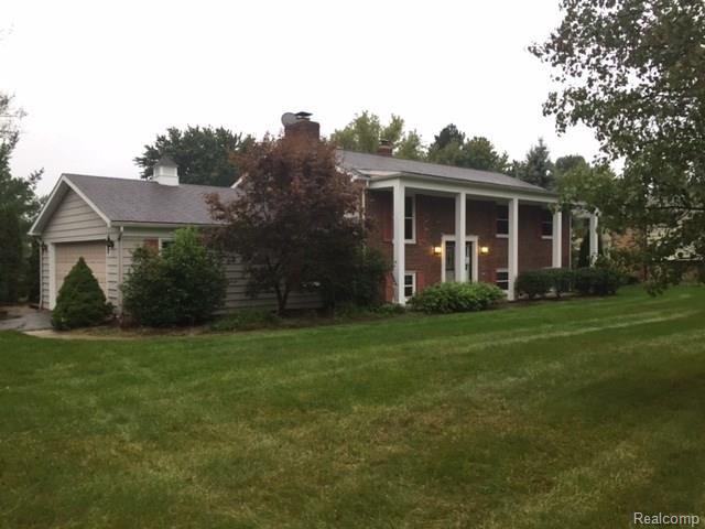 front view picture of 13428 Sequoia Lane, South Lyon, MI. 48178