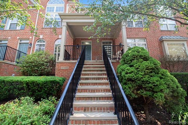 front view picture of 39459 Springwater Drive, Northville, MI. 48168