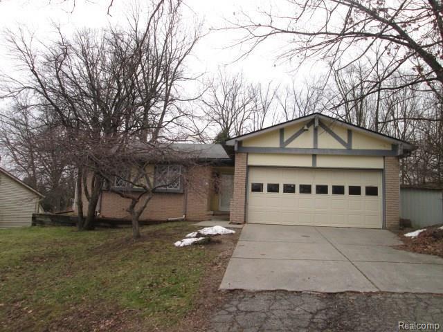 front view picture of 1832 Midvale Street, Ypsilanti, MI. 48197