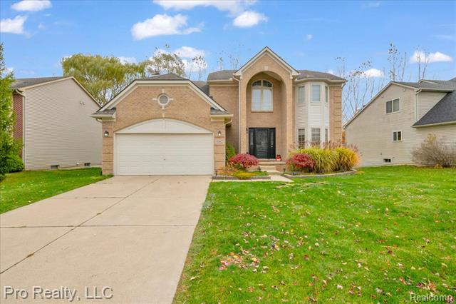 front view picture of 5967 Cedar Ridge Drive, Ann Arbor, MI. 48103