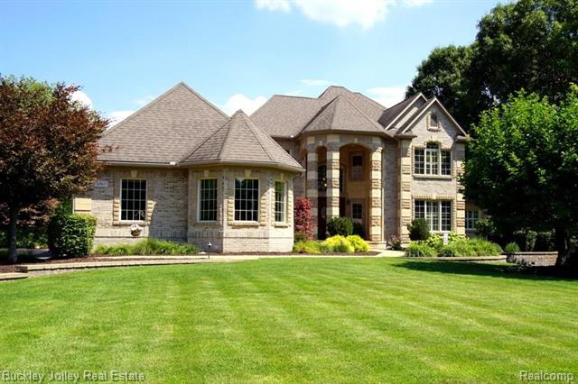 front view picture of 4863 Aljoann Road, Brighton, MI. 48116