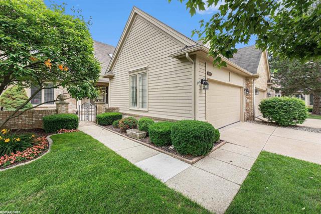 front view picture of 16881 Coral Lane, Macomb, MI. 48042