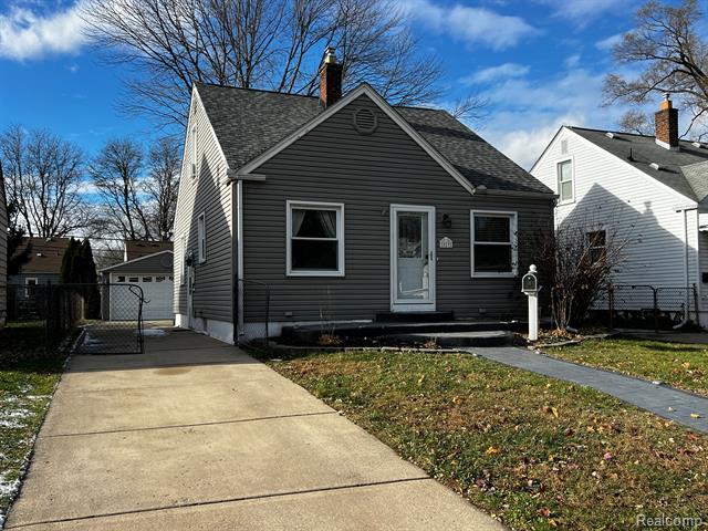front view picture of 829 N Kenwood Ave, Royal Oak, MI. 48067