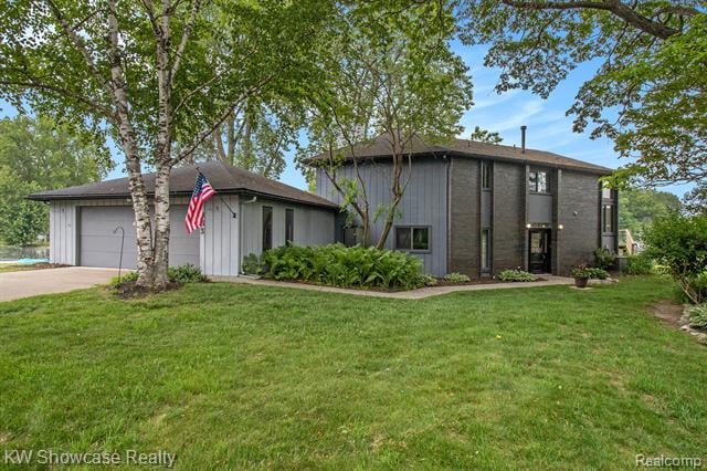 front view picture of 983 Artdale, White Lake, MI. 48383