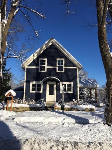 front view picture of 215 Washington Street, Chelsea, MI. 48118