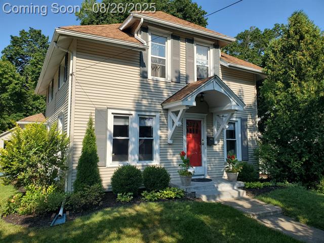 front view picture of 110 S Wisner St, Jackson, MI. 49203