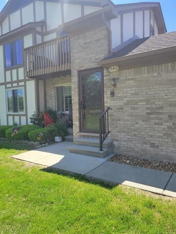 front view picture of 946 Country Club, Saint Clair Shores, MI. 48082