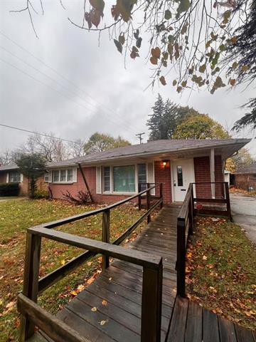 front view picture of 2910 Shawnee Avenue, Flint, MI. 48507