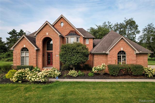 front view picture of 4461 Old Oak Court, Plymouth, MI. 48170