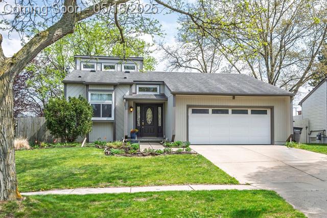 front view picture of 1850 Northbrook Drive, Ann Arbor, MI. 48103