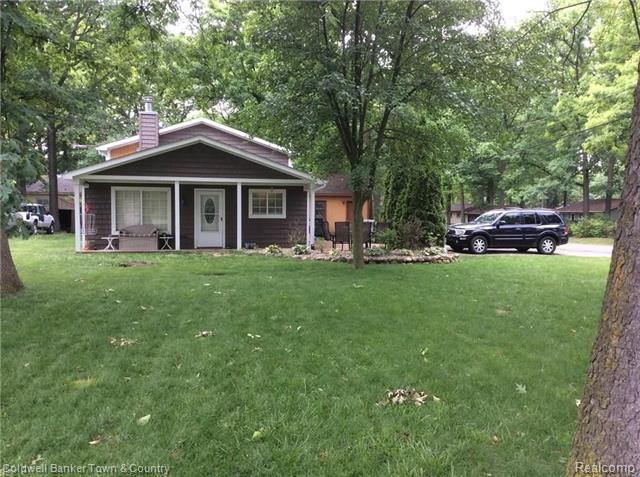front view picture of 1707 Maxfield Road, Hartland, MI. 48353