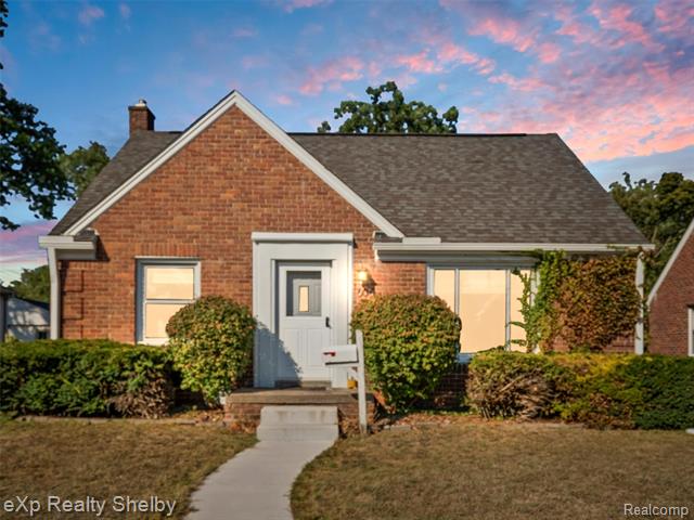 front view picture of 606 Catalpa Dr, Royal Oak, MI. 48067