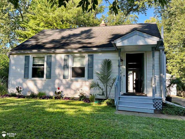 front view picture of 2644 Maplewood, Ann Arbor, MI. 48104