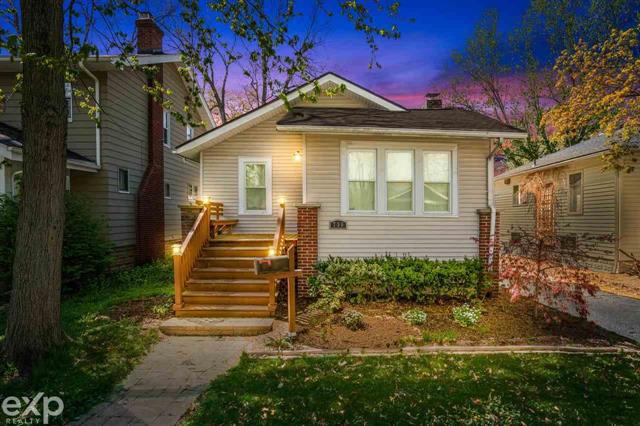 front view picture of 736 Gardenia Ave, Royal Oak, MI. 48067