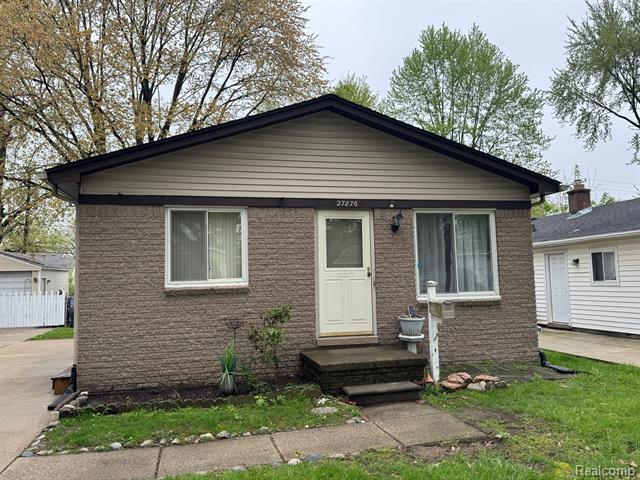 front view picture of 27876 Hampden St, Madison Heights, MI. 48071