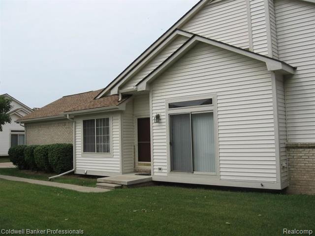 front view picture of 13637 Summer Wood, Sterling Heights, MI. 48312