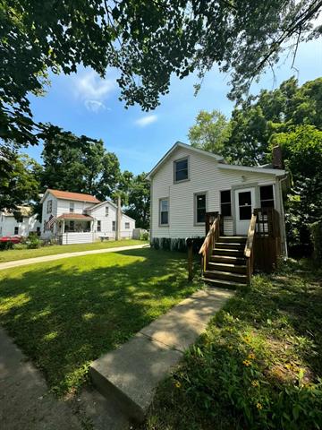 front view picture of 941 Whitney St, Jackson, MI. 49202
