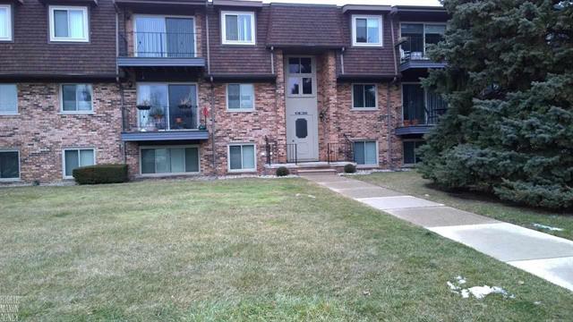 front view picture of 403 Riviera Drive, Saint Clair Shores, MI. 48080