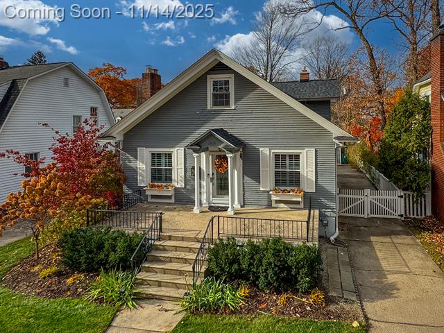 front view picture of 1109 Forestdale Rd, Royal Oak, MI. 48067