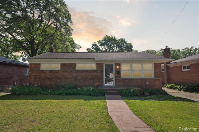 front view picture of 27860 Palmer Ln, Madison Heights, MI. 48071