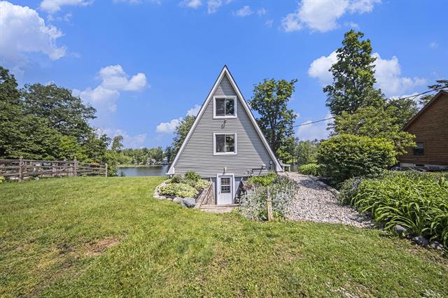 front view picture of 13674 Lenore Dr, Hudson, MI. 49247