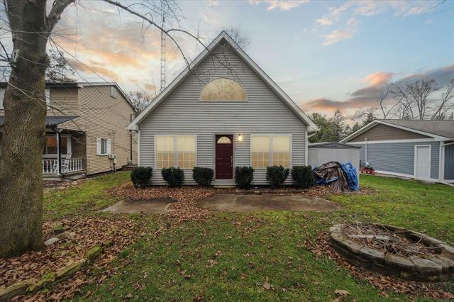 front view picture of 3750 Cordley Lake Road, Pinckney, MI. 48169