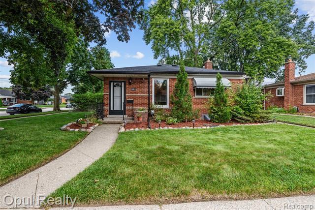 front view picture of 10011 Hambleton Street, Livonia, MI. 48150