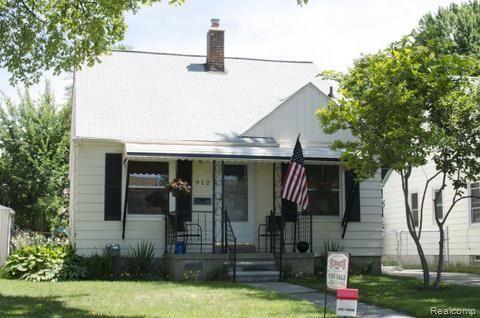 front view picture of 912 N Edison Ave, Royal Oak, MI. 48067