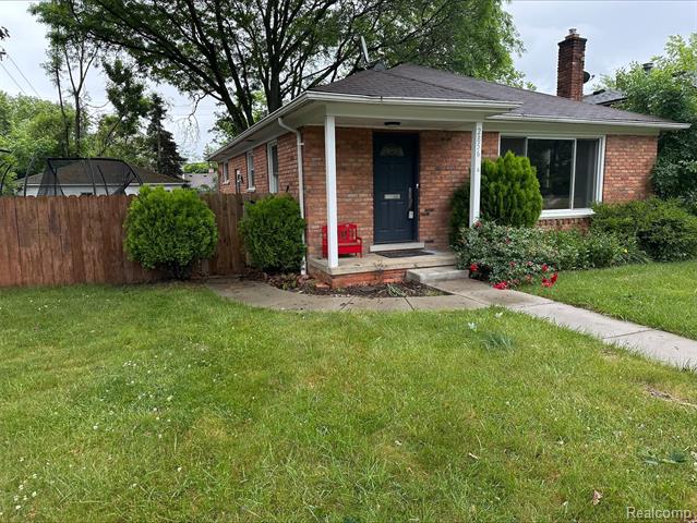 front view picture of 2856 Central St, Berkley, MI. 48072