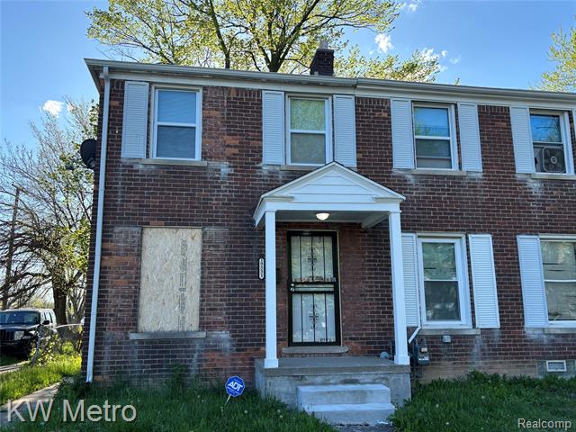 front view picture of 19331 Hoover Street, Detroit, MI. 48205