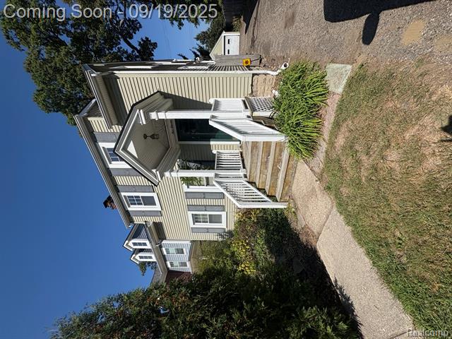 front view picture of 511 Gardenia Ave, Royal Oak, MI. 48067