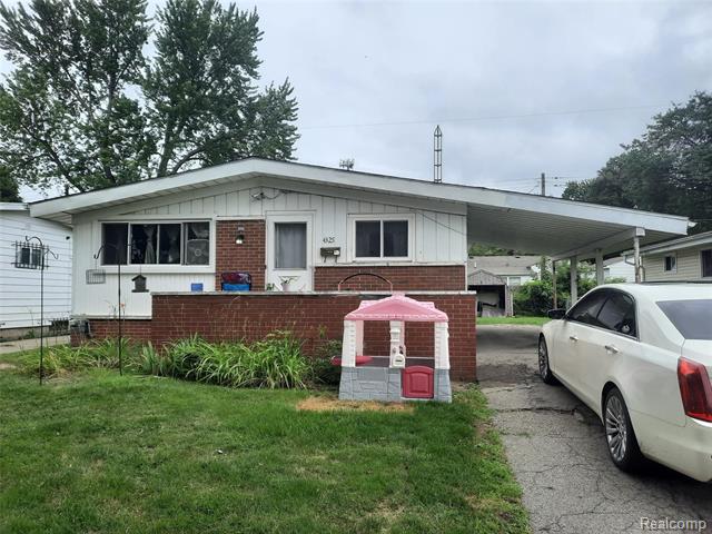 front view picture of 4325 Shawnee Avenue, Flint, MI. 48507