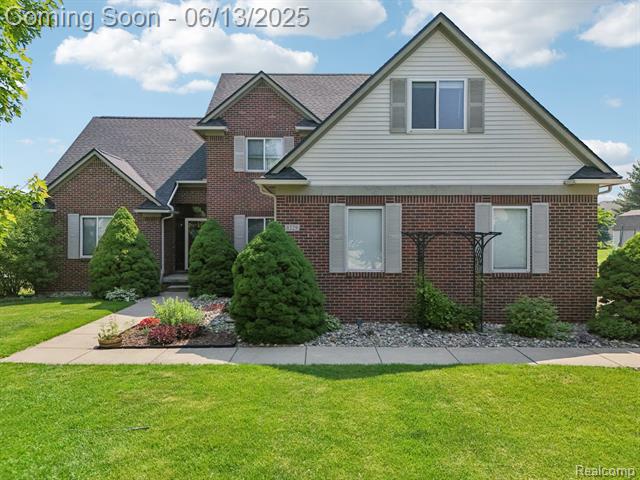 front view picture of 8329 Deer Creek Ct, Grand Blanc, MI. 48439