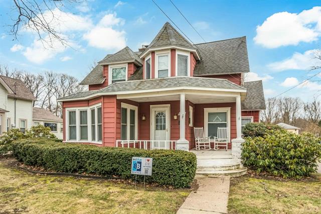 front view picture of 724 Wilson Street, South Haven, MI. 49090